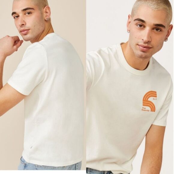 Bundle of 2 Free Assembly Men's Short Sleeve Graphic T-Shirt - Picture 3 of 12